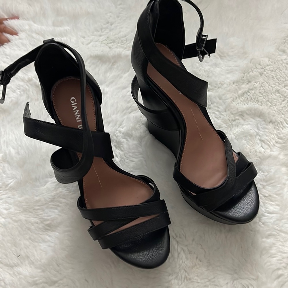 Gianni Bini Black Wedges